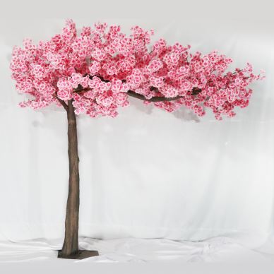 偽のシルク桜の木